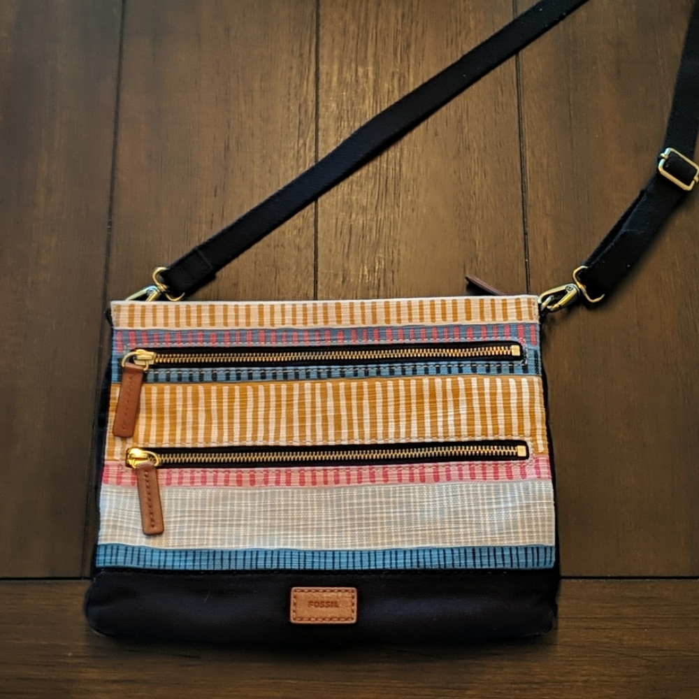 Fossil Canvas Crossbody w/built in Wallet